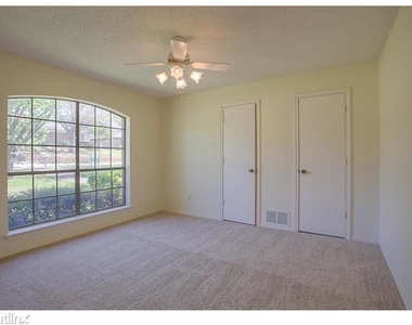 1417 Carriage Ln - Photo Thumbnail 11