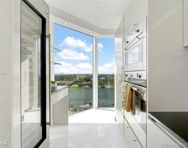 4775 Collins Ave 1205 - Photo Thumbnail 8