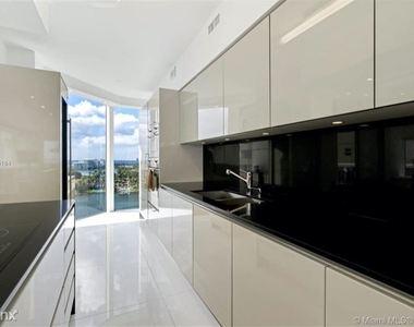 4775 Collins Ave 1205 - Photo Thumbnail 7