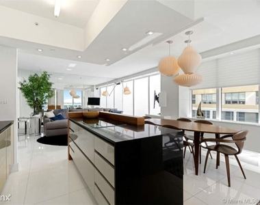 4775 Collins Ave - Photo Thumbnail 9