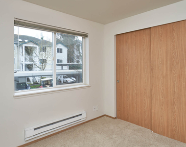 16619 Larch Way - Photo Thumbnail 18