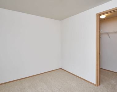16619 Larch Way - Photo Thumbnail 21