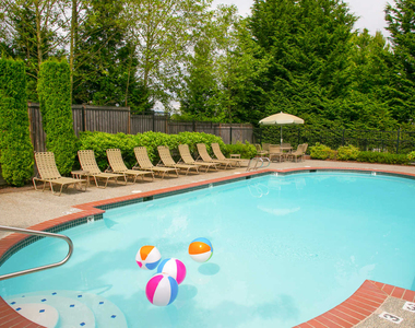 16619 Larch Way - Photo Thumbnail 28
