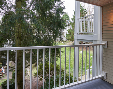 16619 Larch Way - Photo Thumbnail 11
