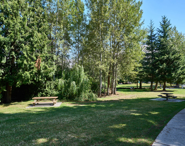 16619 Larch Way - Photo Thumbnail 44
