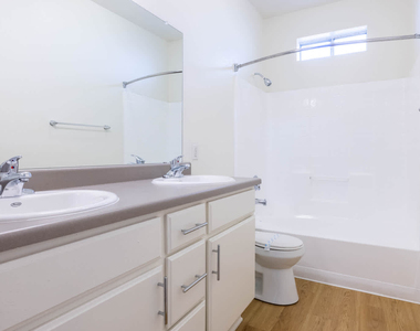 1005 N. Center Avenue - Photo Thumbnail 10