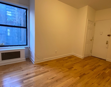 1427 York Ave Unit# 4.E NY - Photo Thumbnail 6