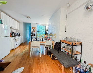 339 East 10th Street - Photo Thumbnail 5