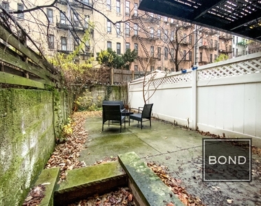 330 East 93rd Street - Photo Thumbnail 5