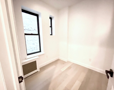 11th ST. Duplex 3BR/2BTH apartment in the East Village - Photo Thumbnail 9