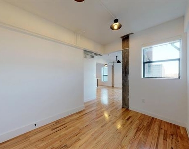 3721 N Hall Street - Photo Thumbnail 2