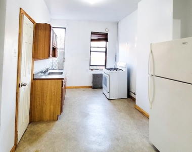 245 Montrose Avenue - Photo Thumbnail 7