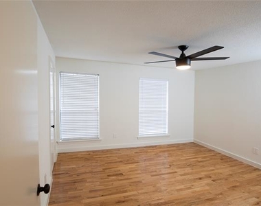 4110 Travis Street - Photo Thumbnail 9