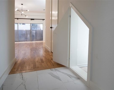 4110 Travis Street - Photo Thumbnail 2