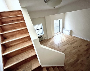 12th ST. Penthouse duplex in East Village / Greenwich.-  - Photo Thumbnail 6