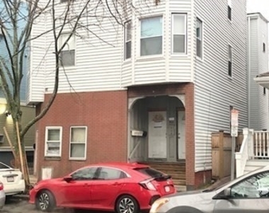 220 Pearl St - Photo Thumbnail 15