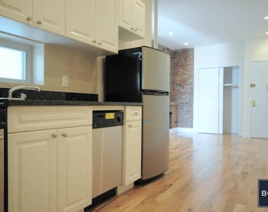 340 East 22nd Street - Photo Thumbnail 5