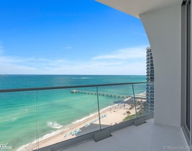 16901 Collins Ave - Photo Thumbnail 10