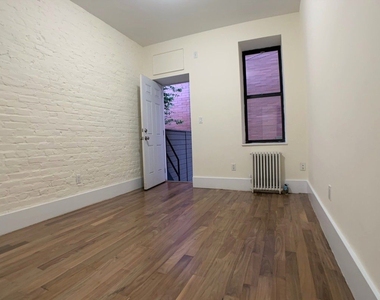 455 Hudson Street - Photo Thumbnail 2