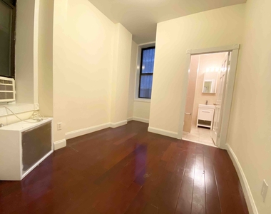 121 West 104th Street - Photo Thumbnail 2