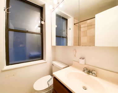 435 West 54th Street - Photo Thumbnail 5