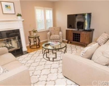 5840 White Oak Avenue - Photo Thumbnail 2