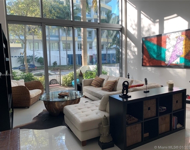 6000 Collins Ave - Photo Thumbnail 4