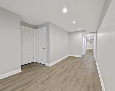 612 West Stratford Place - Photo Thumbnail 7