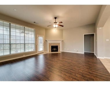 6301 Falcon Ridge Lane - Photo Thumbnail 16