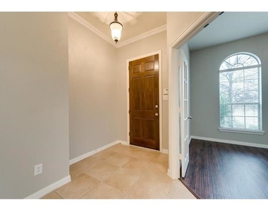 6301 Falcon Ridge Lane - Photo Thumbnail 20