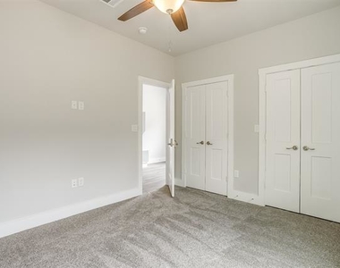 2305 Benbrook Boulevard - Photo Thumbnail 8