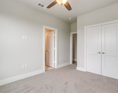 2305 Benbrook Boulevard - Photo Thumbnail 27