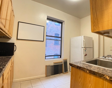 561 West 140th Street - Photo Thumbnail 3