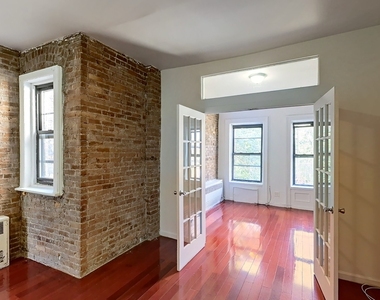 Spacious 1BD in the heart of Crown Heights! - Photo Thumbnail 2