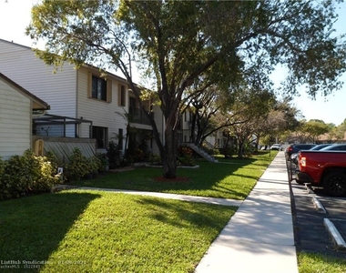 9808 Nw 36th St - Photo Thumbnail 3