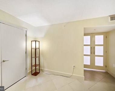 929 Florida Ave Nw #15 - Photo Thumbnail 16