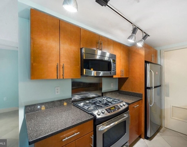 929 Florida Ave Nw #15 - Photo Thumbnail 9