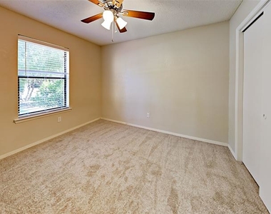 5925 Fair Wind Street - Photo Thumbnail 11