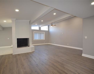 11317 Park Central Place - Photo Thumbnail 4