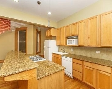 3531 North Fremont Street - Photo Thumbnail 6