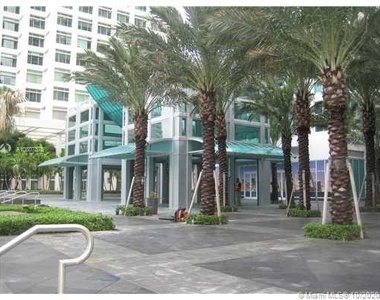 951 Brickell Ave - Photo Thumbnail 14