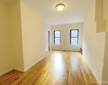 325 E 54th St - Photo Thumbnail 1