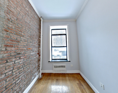 424 W 51st St. - Photo Thumbnail 4