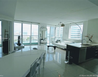 500 Brickell Ave Apt 1902 - Photo Thumbnail 3