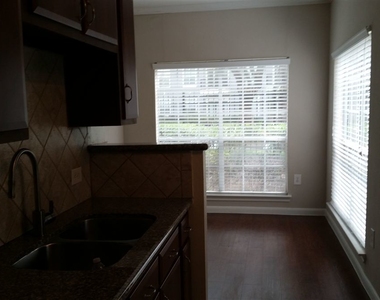 12 Oak Pl - Photo Thumbnail 3