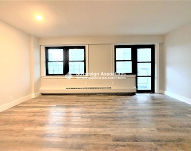 111 Wadsworth Avenue - Photo Thumbnail 0