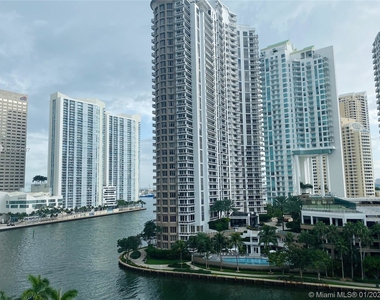 495 Brickell Ave - Photo Thumbnail 7