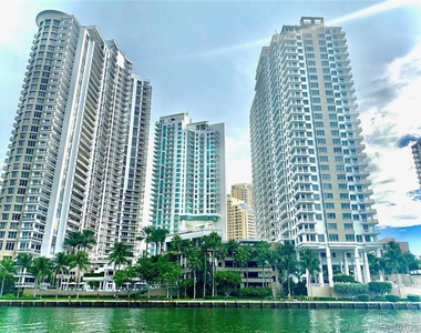 495 Brickell Ave - Photo Thumbnail 6