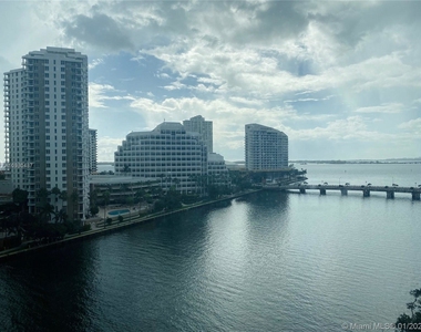 495 Brickell Ave - Photo Thumbnail 8