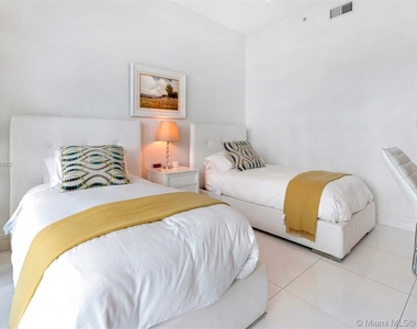 6799 Collins Ave - Photo Thumbnail 13